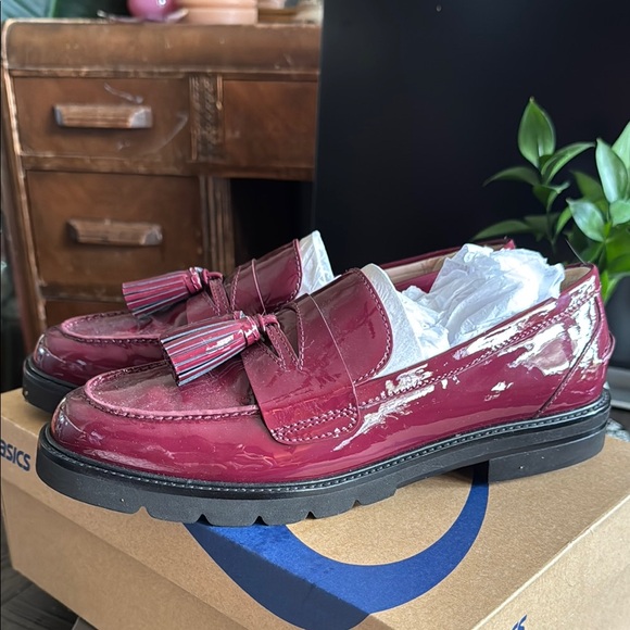 Stuart Weitzman Adrian Patent Maroon Cranberry Tassel Loafers 10.5 - Picture 4 of 7